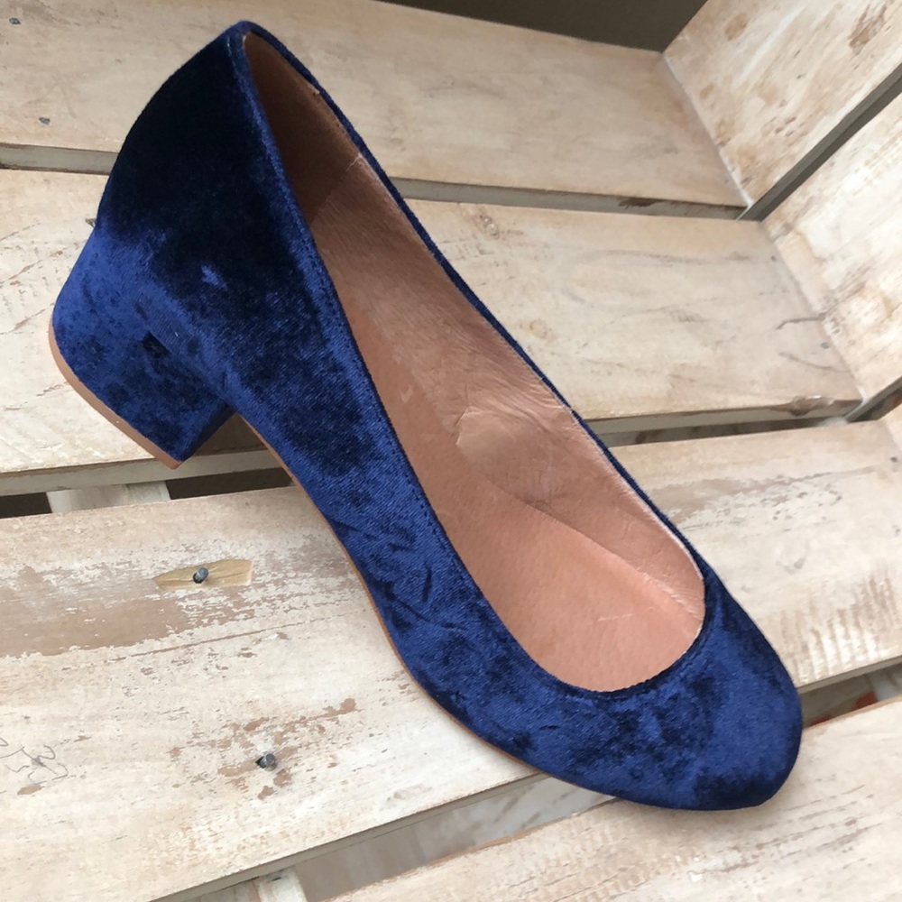 Madewell Velvet pumps